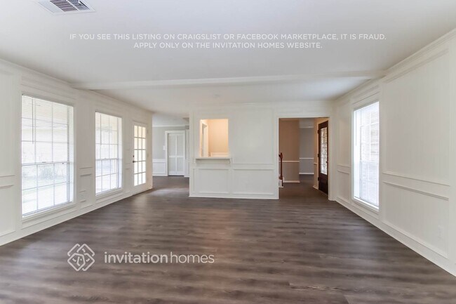 Building Photo - 3807 El James Dr