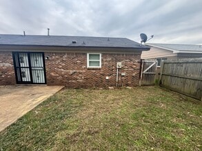 Building Photo - 5021 Appleville St