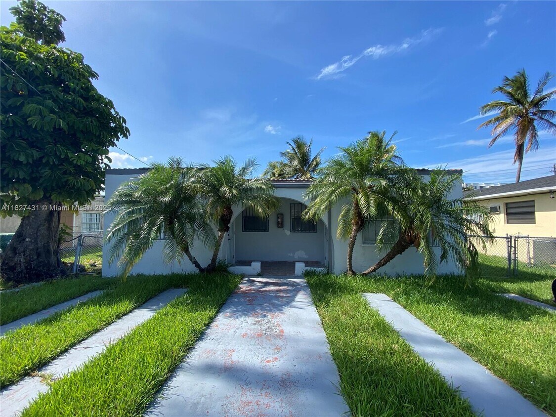 Foto principal - 1361 NE 110th Terrace