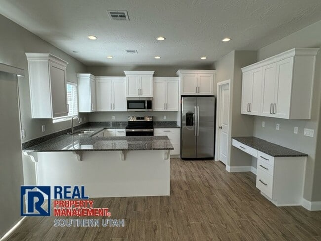 Foto del edificio - Brand New - River Trail Townhome