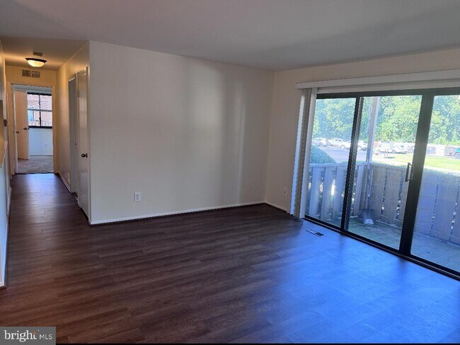 Foto del edificio - 1001 Woodhollow Dr