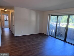 Building Photo - 1001 Woodhollow Dr