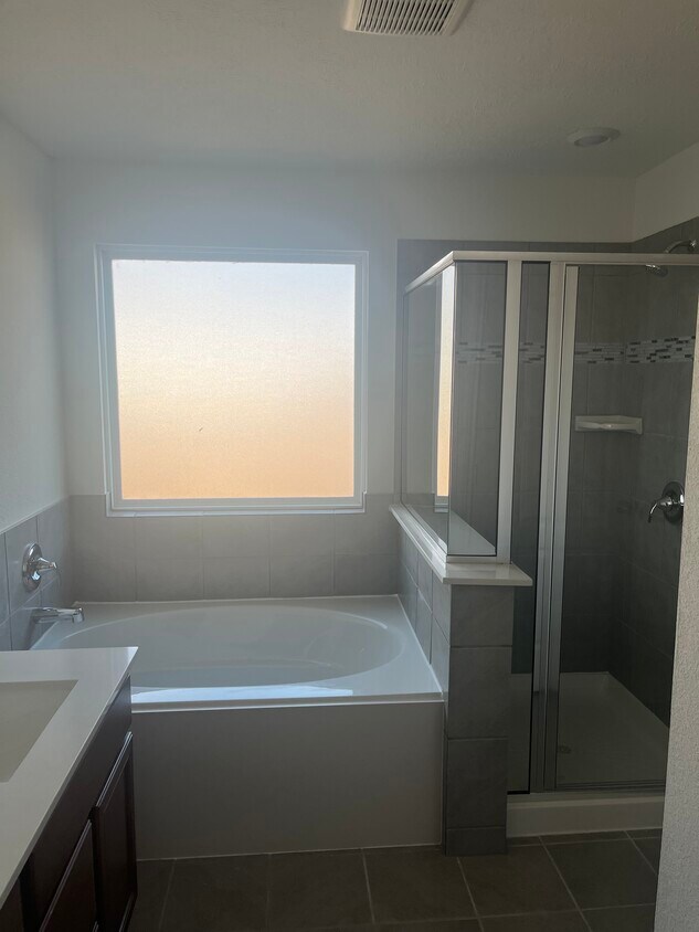 Foto del edificio - 5614 Smokey Bear Ln