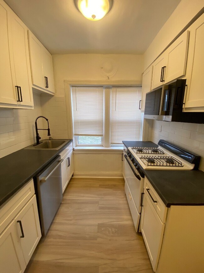 Foto del edificio - 7336-103 Forsyth Blvd