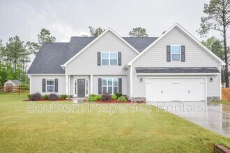 Building Photo - 124 Summer Creek Ln
