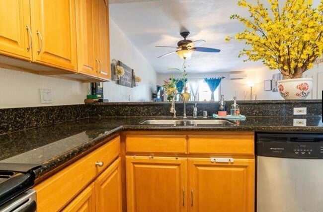 Foto del edificio - 4646 Hartley St