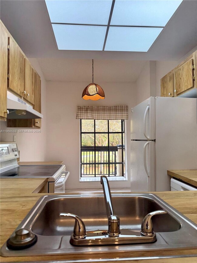 Building Photo - 1953 SW 15th St