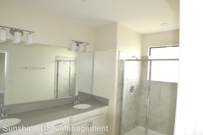 Building Photo - 3 br, 2.5 bath House - 1264 Royal St Georg...