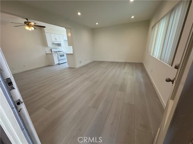 Foto del edificio - 580 W Stocker St