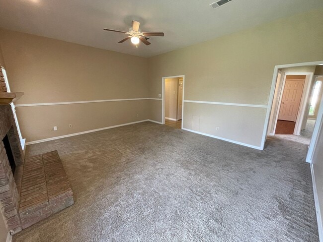 Foto del edificio - 4611 Colby Dr