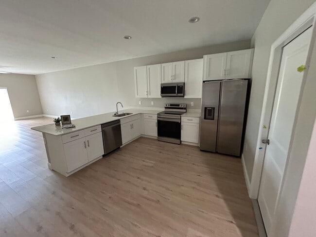 Building Photo - Duplex Unit For Rent In Port Charlotte