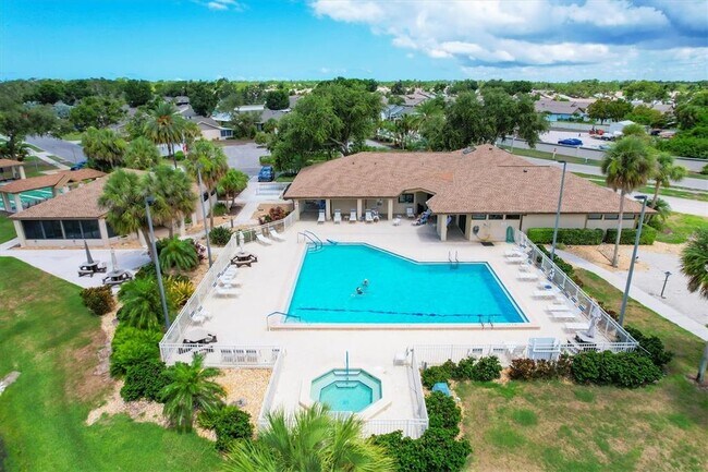 Building Photo - 425 Cypress Forest Dr