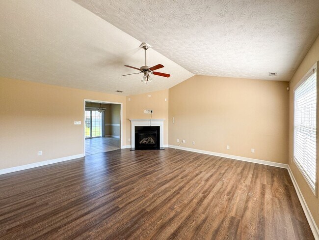 Foto del edificio - 258 Ivy Stone Dr