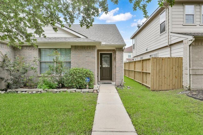 Foto del edificio - 19626 Rippling Brook Ln