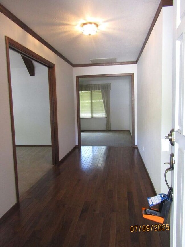Building Photo - Beautiful Single Story Home in Great Santa...