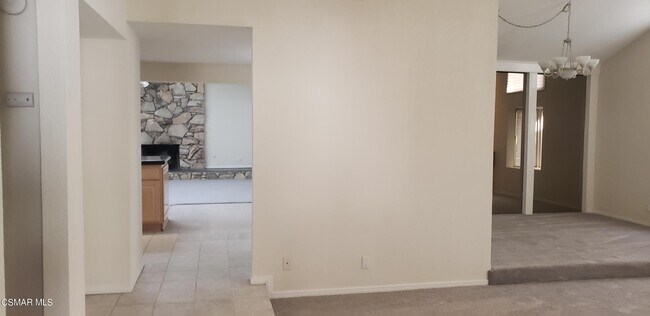 Building Photo - 2178 Elmdale Ave