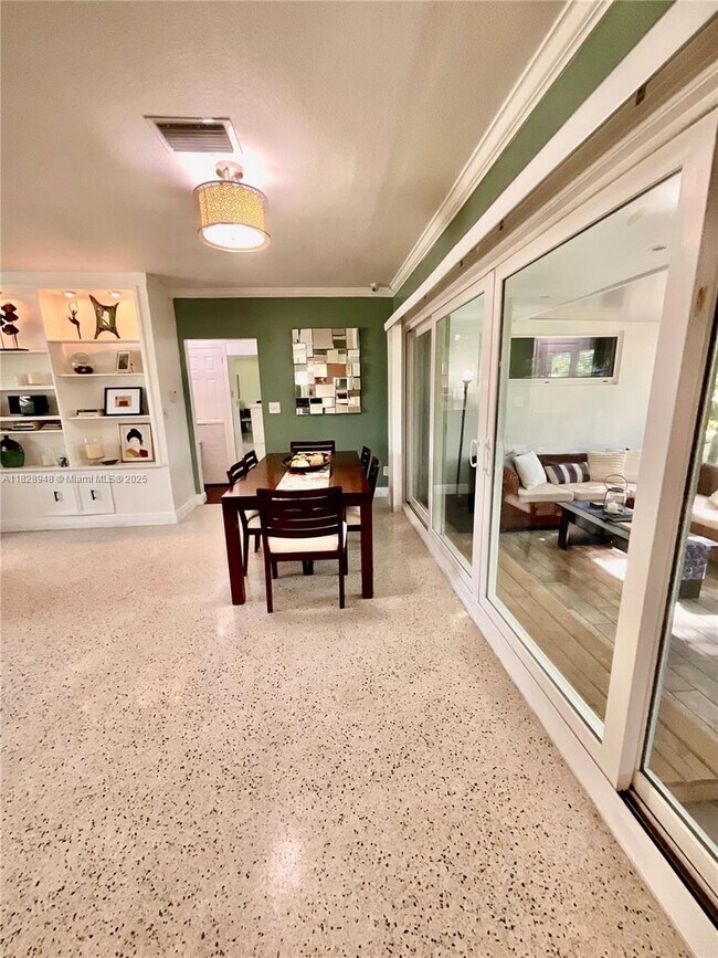 Foto del edificio - 4520 SW 24th Ave