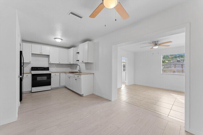 Foto del edificio - 381 W 36th St