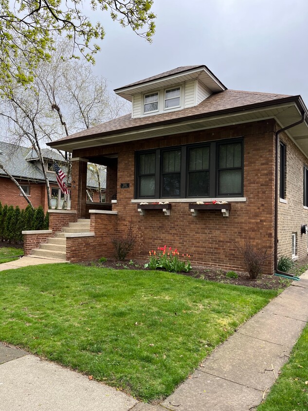 5204 Brown St, Skokie, IL 60077 House Rental in Skokie, IL
