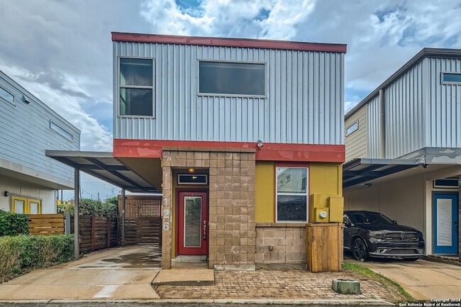 Photo - 126 E Myrtle Street Unit House