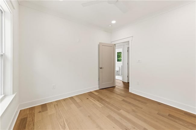 Foto del edificio - 205 Whitefoord Ave NE