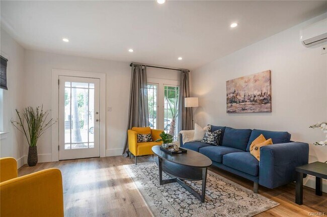 908 Victoria Ave - Sala de estar - 908 Victoria Ave