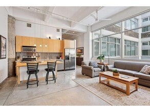 Building Photo - 700 N Washington Ave