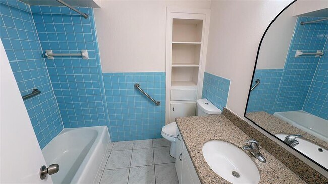Building Photo - 9415 Val Verde St