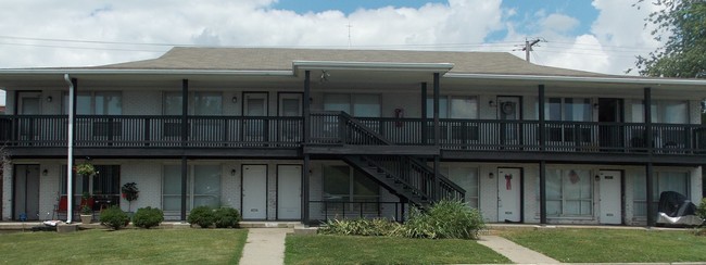 Building Photo - Gardenside Plaza Apartments