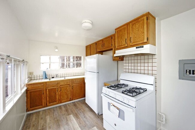 Building Photo - 2316 Buena Vista Ave #3 - 1 bedroom | 1 ba...