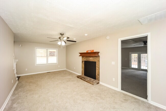 Building Photo - 104 Pilgrim Way