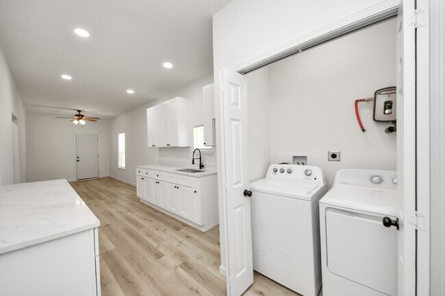 Foto del edificio - 7305 Sherman St