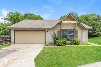 Building Photo - 10006 Coast Ridge Dr