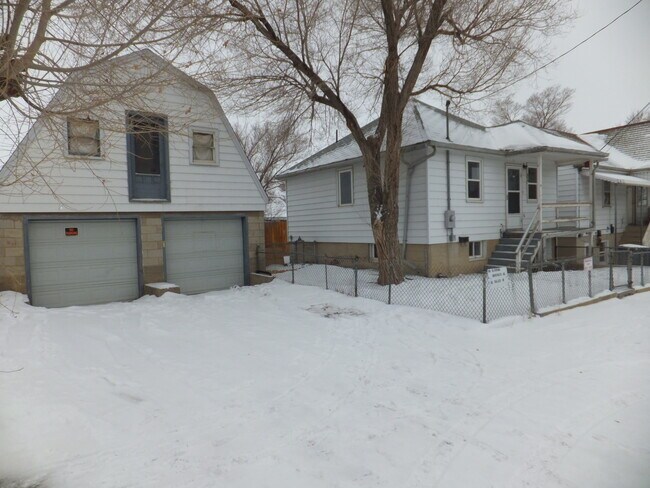 Building Photo - 604 Ridge Ave
