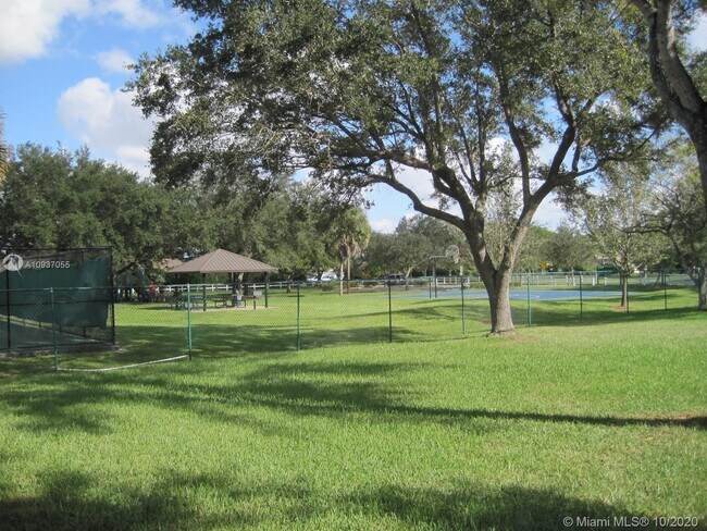 Building Photo - 2083 Coral Ridge Dr