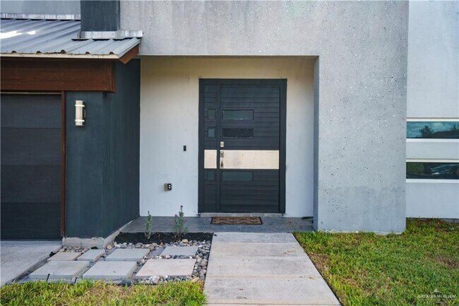 Building Photo - 948 Margarita Ln