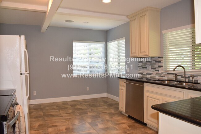 Building Photo - 4 br, 3 bath House - 8450 Sunrise Blvd