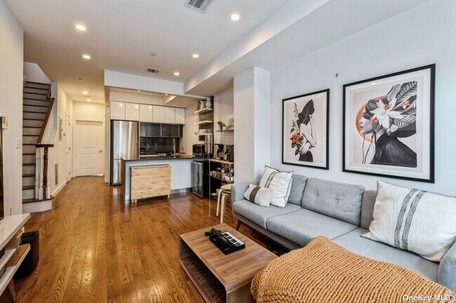 Foto del edificio - 740 Evergreen Ave