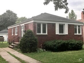 Building Photo - 5222 N Olcott Ave