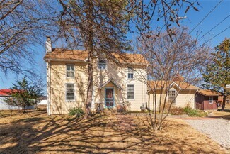 Building Photo - 9901 Arthur Ln