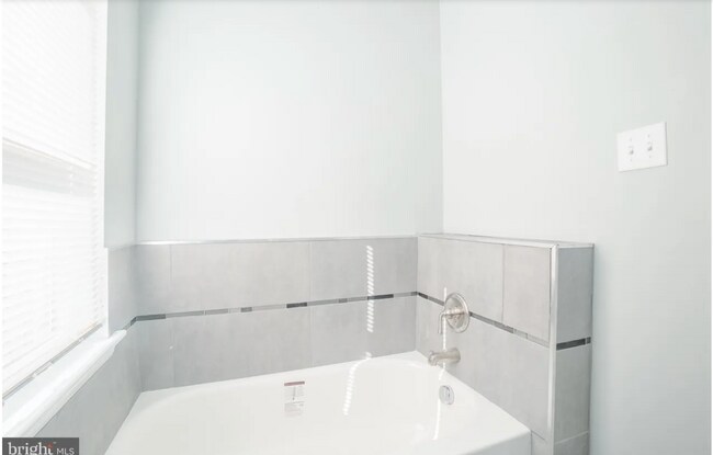Foto del edificio - 593 Orchard St