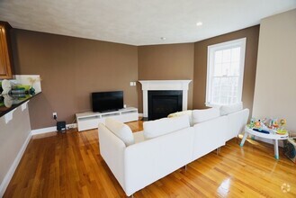 Building Photo - 94 3rd St