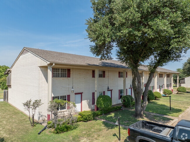 Building Photo - Woodway Park Condominiums