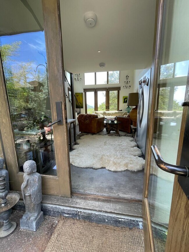 22072 Topanga School Rd, Topanga, CA 90290 Townhome Rentals in