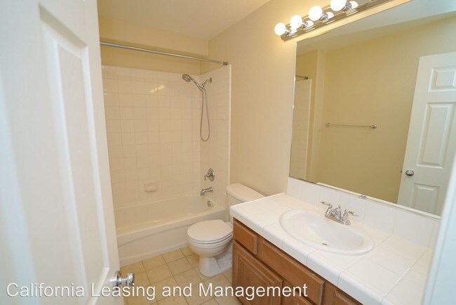 Building Photo - 4 br, 2.5 bath House - 27912 Mariposa St.