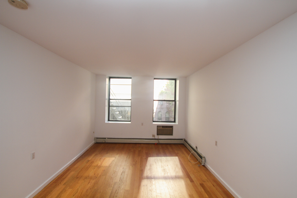 Primary Photo - 232 E 54th St