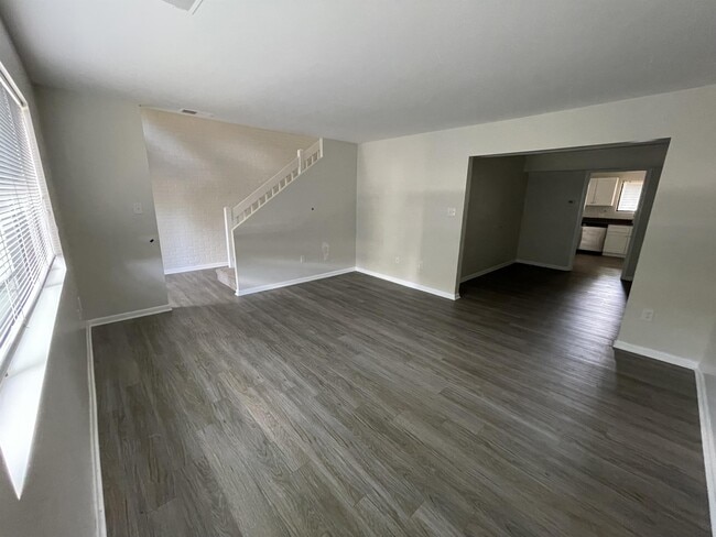 Building Photo - 147 Harvest Dr