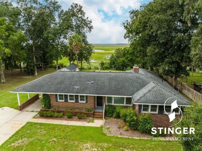 Foto del edificio - Marsh Front 3 Bedroom / 2 Bath For Rent In...