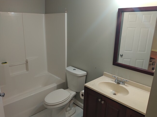Building Photo - 5803 Bridgeport Ct