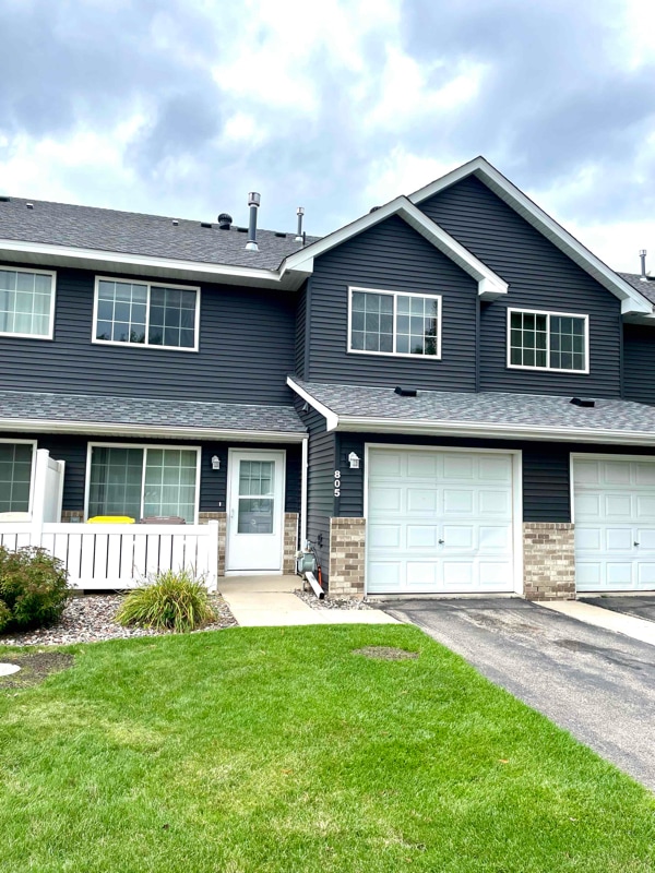 Building Photo - 805 Horizon Dr SE